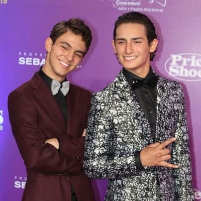soy fan de Aristemo 😍
Amo las canciones de Emilio y Joaquin😘
Shippeo a Emiliaco ❤