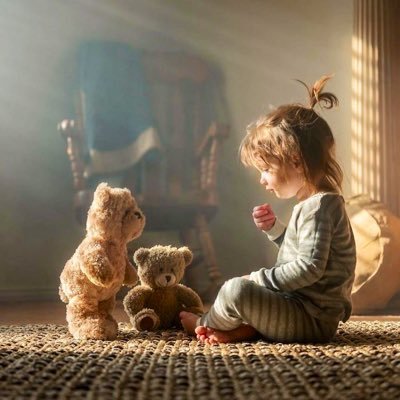 مسافرٍ أنت والآثار باقيةٌ                           فاترك وراءك ماتحيي به أثرك