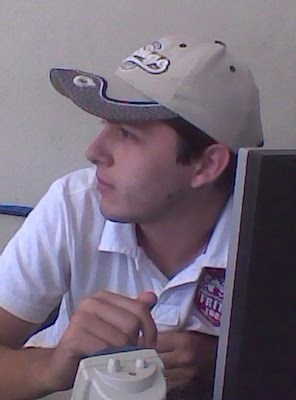 Suporte Técnico em Informática; Tecnólogo em Redes de Computadores pelo IFRN.