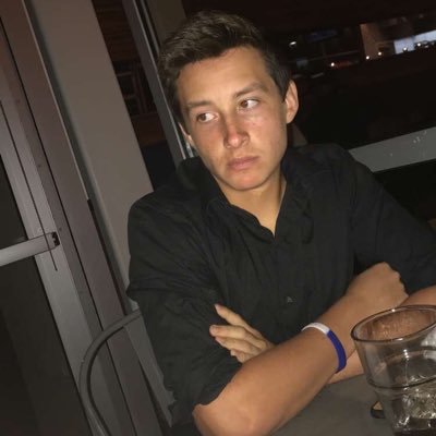 Just a young Arizonan whiteboy with aspirations. Follow my journey :)