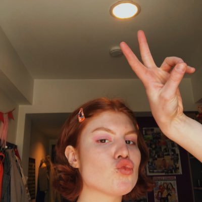 ellvalentinex's profile picture. ended up with 2 accounts and now idk what to do but hit up my main unless you wanna see my privates then follow my privates if you get my drift @ellvalentine_