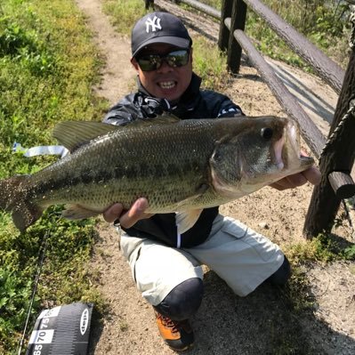 九州でバス釣りしてます！ バス友欲しーです‼️陸っぱりもフローターボートもしてます(*ﾟ∀ﾟ*) 数年前と比べるとドンドンバス釣り出来るフィールドが減ってきてます😭限りあるフィールドを大切にしていきましょう✨