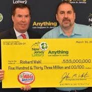 I'm Mr Richard wahl , the mega winner of $533 Million in Mega Millions Jackpot, I'm donating $50k to 200 random followers to inbox me #maga2020 🇺🇸 🇺🇸 🇺🇸