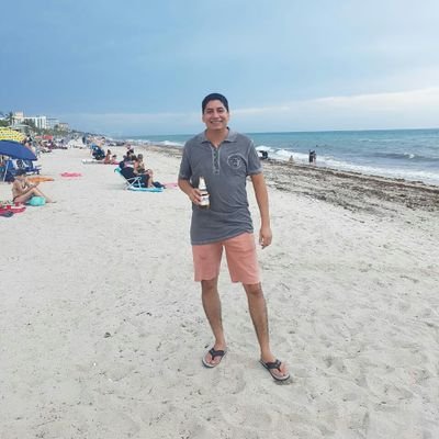 Economista, padre, esposo, hincha a muerte del Idolo del Ecuador, Barcelona S.C.