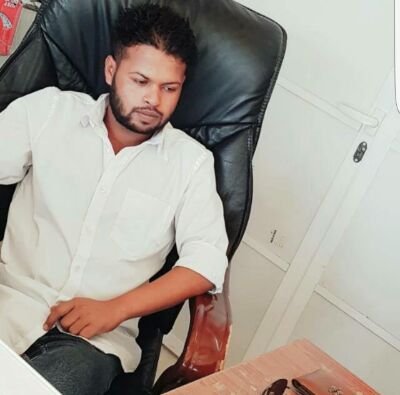 EmranKh23327460's profile picture. life