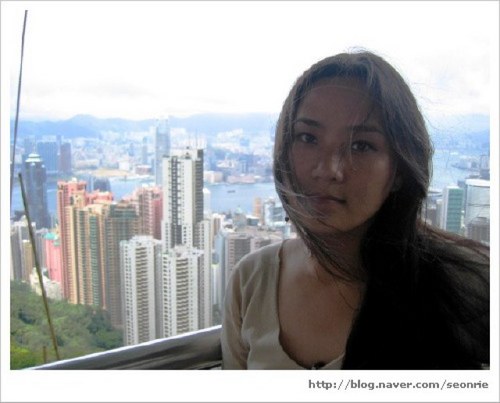 Art therapist, Photographer, Good mom& wife, friend...I
want to be...