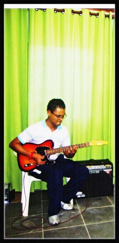 SOU SERVO DE DEUS, MUSICO E UM GUERREIRO NESSA VIDA LOUCA, MAS COM CRISTO SOMOS MAIS QUE VENCEDORES.                     WHATSAPP 011 98693 5852