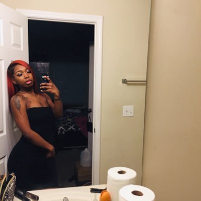 mommy first 👩‍👧