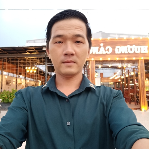 I am a restaurant manager. I am currently working for a dorm rental company. I manage a level 3 apartment about 70 people.