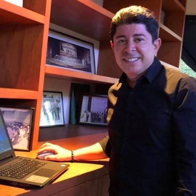 Doc en Ciencias de lo fiscal,  Mtro en derecho fiscal, contador público, abogado y psicólogo. Único #Mexicano Perito traductor en japonés. Empresario turístico.