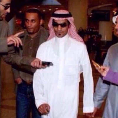 ”لا يوجد مخرج من هذا العالم البائس، لذا دعنا نستمتع بسخافاتنا و أغانينا و علاقتنا الهِّشة إلى ان ماندري