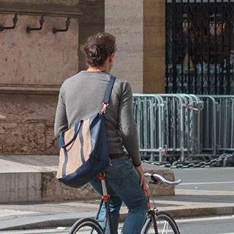 Cycliste #JeSuisUnDesTrois /// Fan de foot x (Mercedes + BMW + Audi) + Mini = frustré #NotAllCars