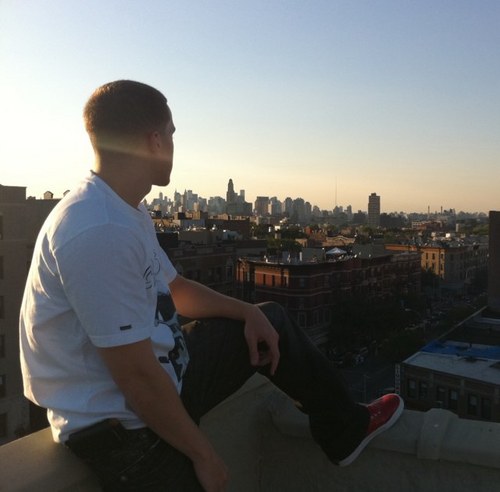 famousgraves's profile picture. 