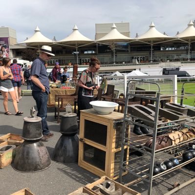 Sandown Antiques Market is held at South West London’s prestigious Sandown Park Racecourse, free admission & parking to all buyers and inside & outside stalls