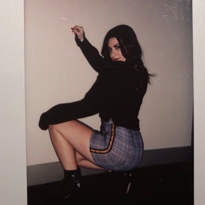 Haleyhowardxo's profile picture. I may not have a bucket list but my fuck it list is a mile long✌️