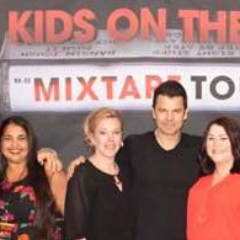 Huge NKOTB fan . Followed by @dannywood, @nickcarter ,@paulaabdul  ,  @donniewahlberg @jefftimmons @DebbieGibson