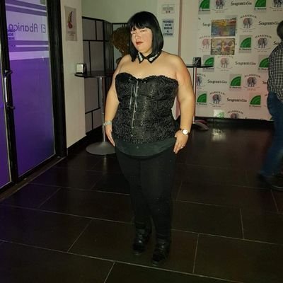 Soy divina dla muerte... Y q viva la vida viva el amor viva el sexo y adoro al amor dmi vida champy a mis perritas maya kali luna logan y cloe