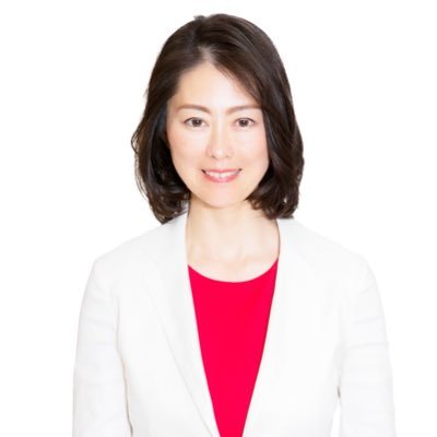 「現場主義!」
どうせ実現しないでしょ。誰がなっても一緒だからという声が市民の本音です。でも私は、侍ジャパンのように絶対にあきらめない!!
私は「住みたくなる街 千葉」を目指して、18歳以上の学生との対話会をはじめ、さまざまな活動をしています。
