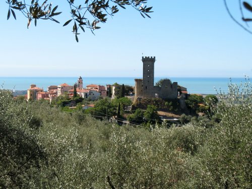Comune di Castelnuovo Magra (SP) Paese Bandiera Arancione - membro Associazione Comuni Virtuosi