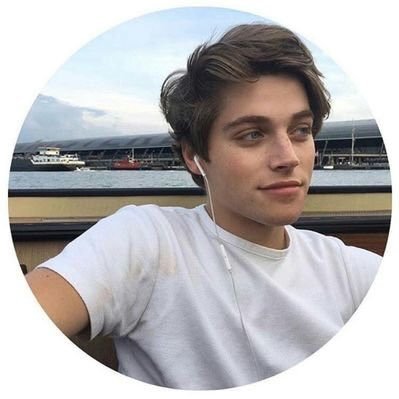 9XOuYwiQ4oJKrhe's profile picture. الصمت متعه .. في زمن الثرثره