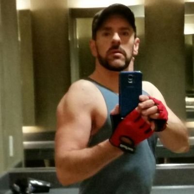 Here for the humor & positive vibes 😎 ⚓ Gym Enthusiast | All about fitness & nutrition | Penny Stocks & Crypto Novice | MMA & UFC