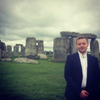 Chrodolandus's profile picture. Étudiant au doctorat en Histoire. Médiéviste. Je travaille sur la construction de la figure épiscopale du haut Moyen Âge. Artiste peintre à mes heures perdues.