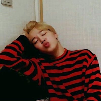 please follow @JKsarehalfmeant i use save acc to avoid being lock acc and i want to have new mutuals! if u want someone to talk to, my dm is always open❣️