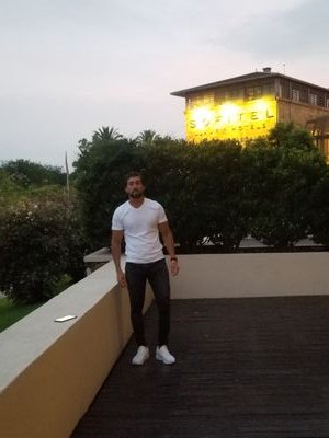 Comerciante,
Periodista Deportivo, Bartender, Instructor en musculación y Personal Trainer