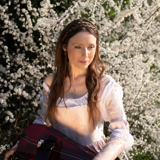 Folk/Early Music group led by Anna Tam - singers and multi instrumentalists bringing Medieval and Renaissance music of the British Isles to new audiences