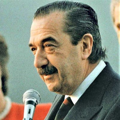 Cuenta dedicada a la memoria del ex presidente Raúl Alfonsín. Reunimos más de 1000 piezas digitales sobre su trayectoria política. Administra: @FundacionAlem