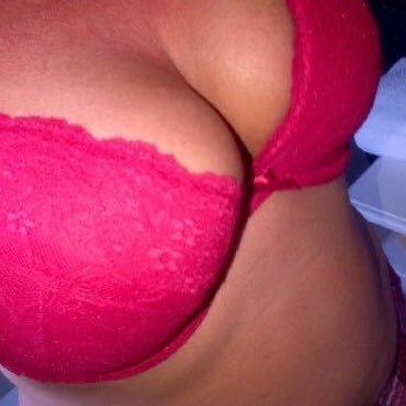 Private account curios housewife, all pics vids tributes welcome. No meets !!