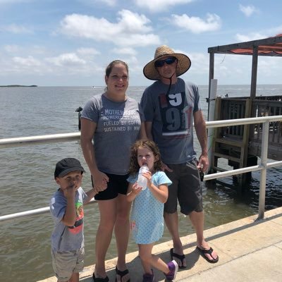 chartiernat's profile picture. Teacher, wife, mom, twin