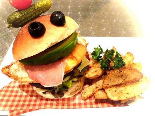 CafeBURU7BAR's profile picture. 中央線立川駅北口徒歩3分のところにあります『CAFE BURU 7 BAR』と申します。
ランチ・カフェ・スイーツ・ダイニング　POPなNYスタイルカフェで癒されませんか。
4月、6月、8月とTokyoWalker特集掲載されました★
とってもカワイイお店なのでぜひ遊びにきて下さい。
ヨロシクお願いいたします♪