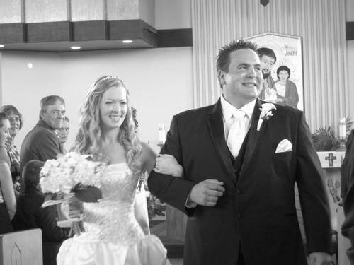 LC_Sunshine's profile picture. Proud momma, devoted wifey, lifelong California girl at heart :)