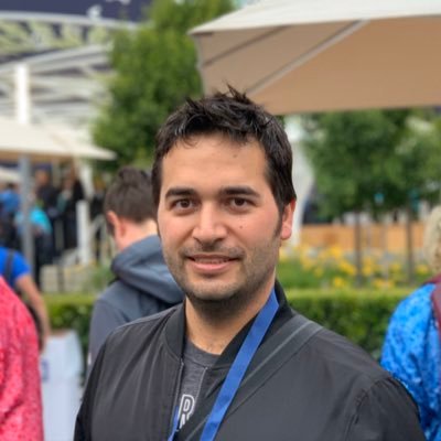 iOjCaR's profile picture. iOS Developer and dog lover 🐕