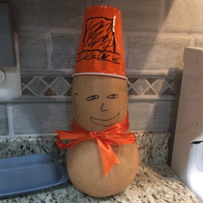 Lmmohney's profile picture. She/Her