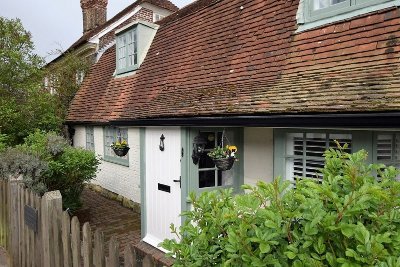 Stay at this lovingly refurbished & picturesque cottage, It boasts light and airy accommodation mixed with traditional charm. A short walk from the village pub.