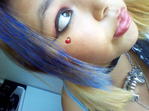 Fckyeahbaybee's profile picture. Rawr :D that's all you'll get from meh.