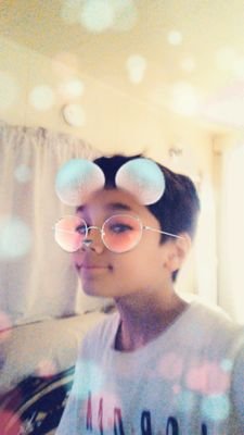 PosterizedY's profile picture. yeet