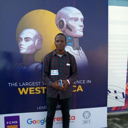 fakunle_israel's profile picture. frontend developer👩‍💻