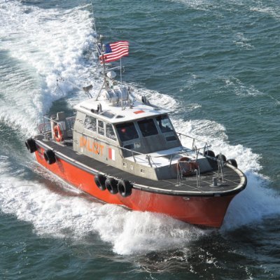 Non-affiliated service that monitors VHF radio traffic of the Port of Los Angeles's Pilot Service. Contact on VHF Radio Chnl 73 (156.675 MHz) or VHF Chnl 12/16