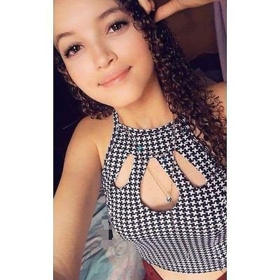 OJessica273's profile picture. 