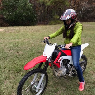 isabella_nguy's profile picture. Female cyclist who is a nerd when it comes to Marvel