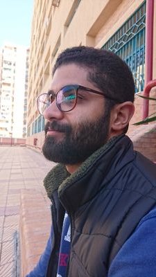 ‏المعني الحقيقي للحياه هو تفعل ما تحب لكي تكره ما تفعل من غير ما تحب اللي بيكرهك ،مبدأي فالحياة (هكونا متاتا حكم نغمها لذيذ هكونا متاتا ارمي الماضي اللي يغيظ)