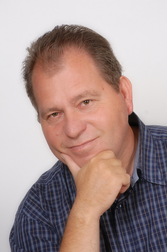 akisladikos's profile picture. Γεννήθηκα στη Ζάκυνθο όπου και ασκώ το επάγγελμα του εκπαιδευτικού.