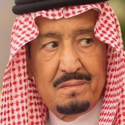 ‏‏مجرد شاعر بسيط ، لساني أحد من السيف وأنعم من الحرير ، أمر من العلقم وأعذب من العسل.. 
أنتظر لحظة الظهور لأشرق كالشمس 🖋