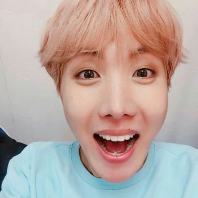 IbViih's profile picture. O meu twitter é só pra ver as tretas na internet quando eu não entendo elas 😗💜