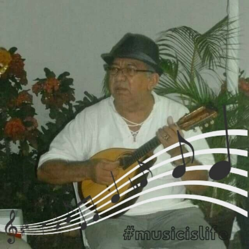 Socialista. Bolivariano. Antimperialista. Llanero. Músico. Ing° Agrícola. MSc Gerencia Ambiental. Esp. Gerencia Pública. Docente Universitario.