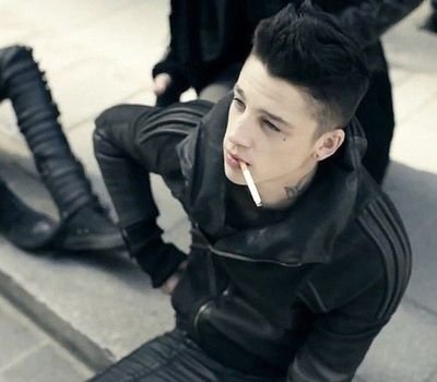 OC role play account // cuenta de role play // (N)SFW // male. he-him // hetero-cis