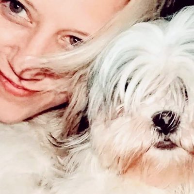 Genuine kindness is contagious. Serving others is my passion. Laughing is my favorite! I enjoy walking barefoot, chillin' with my pups, sushi and soul music🎼🎷